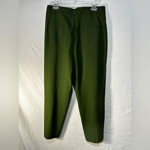 CO Tailored Olive Green Pleated Wool Viscose Elastane high end Trousers. Size 8
